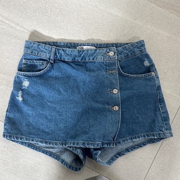 Zara Denim Skort - Picture 1 of 3